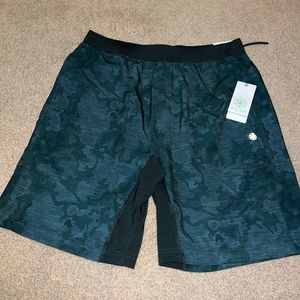 Men Gaiam shorts